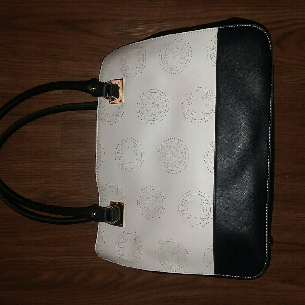 Anne Klein Handbag - Picture 3 of 8